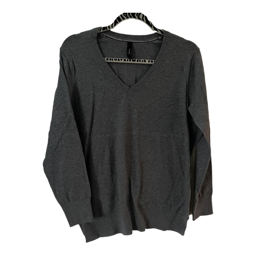 (2/10$) j Jess Women’s Gray V-Neck Sweater Large